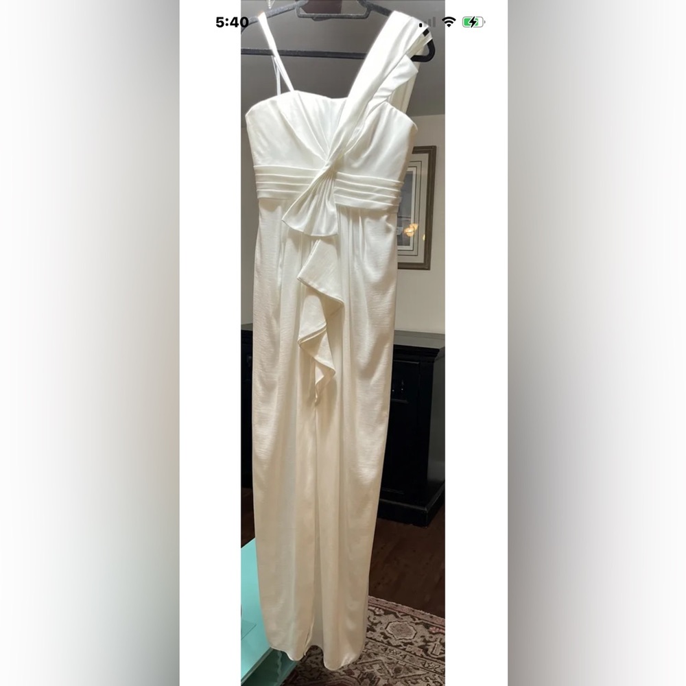 Bcbgmaxazria Barbara one shoulder long white gown (size2) Maxi